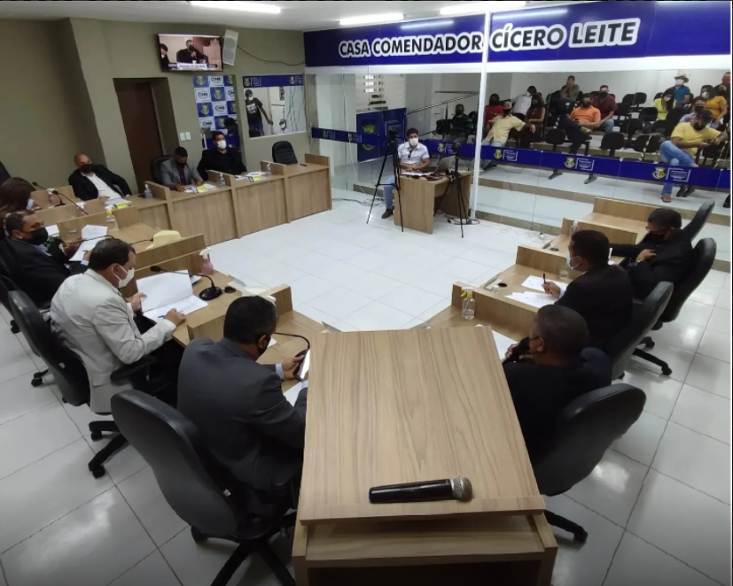 Vereadores de Conde se reúnem para discutir e votar em pautas para melhorias do Município na tarde desta segunda-feira (07) 