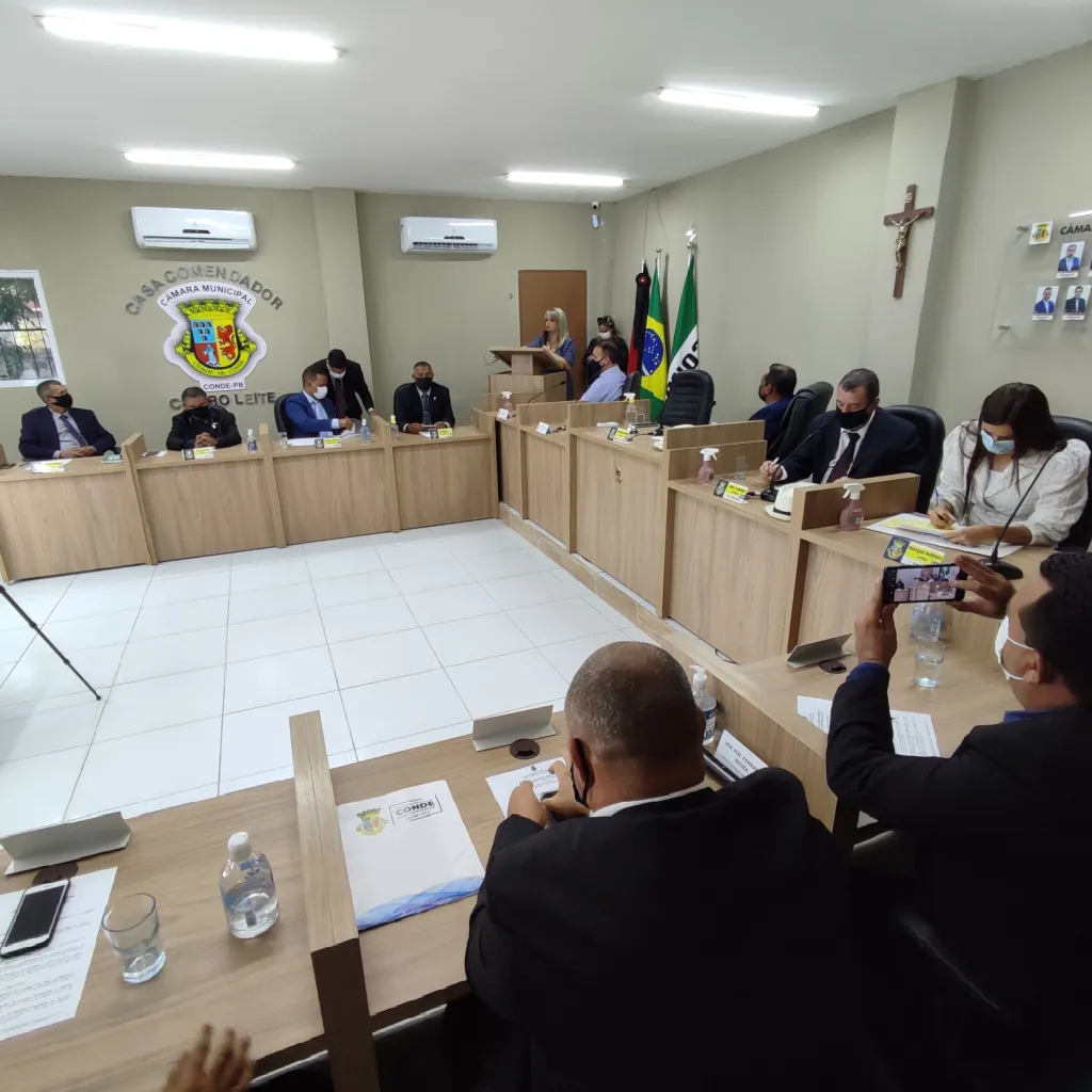 Em retorno das atividades parlamentares de 2022, Câmara Municipal de Conde realizou teste rápido de COVID-19 e recebeu a prefeita Karla Pimentel em Sessão Solene