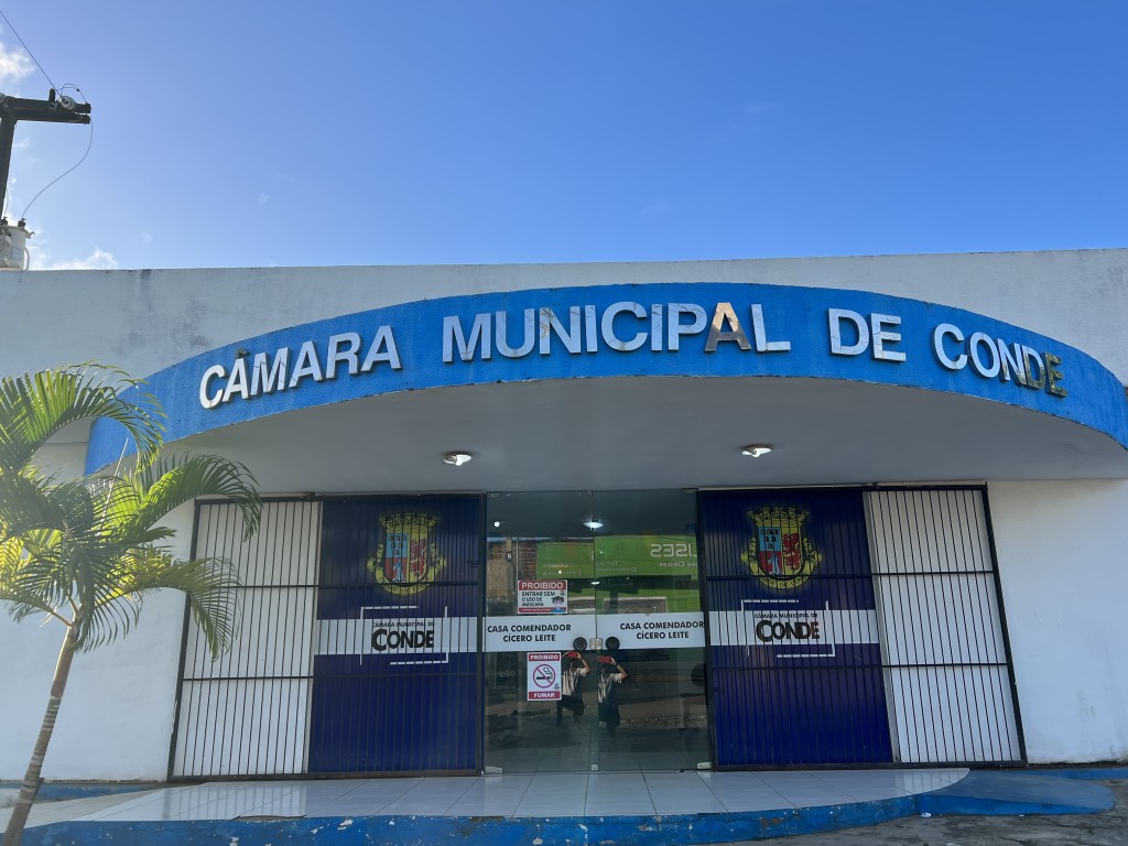 Presidente Luzimar Nunes paga pela primeira vez 13º salário dos servidores da Câmara de Conde