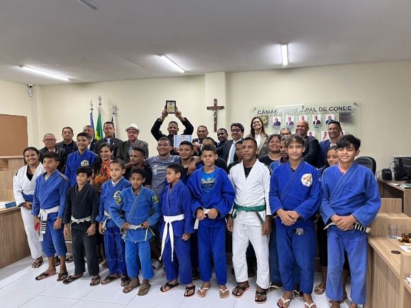 Atleta de Jiu-Jitsu, Jefinho, recebe voto de aplauso dos vereadores por conquista de títulos no esporte