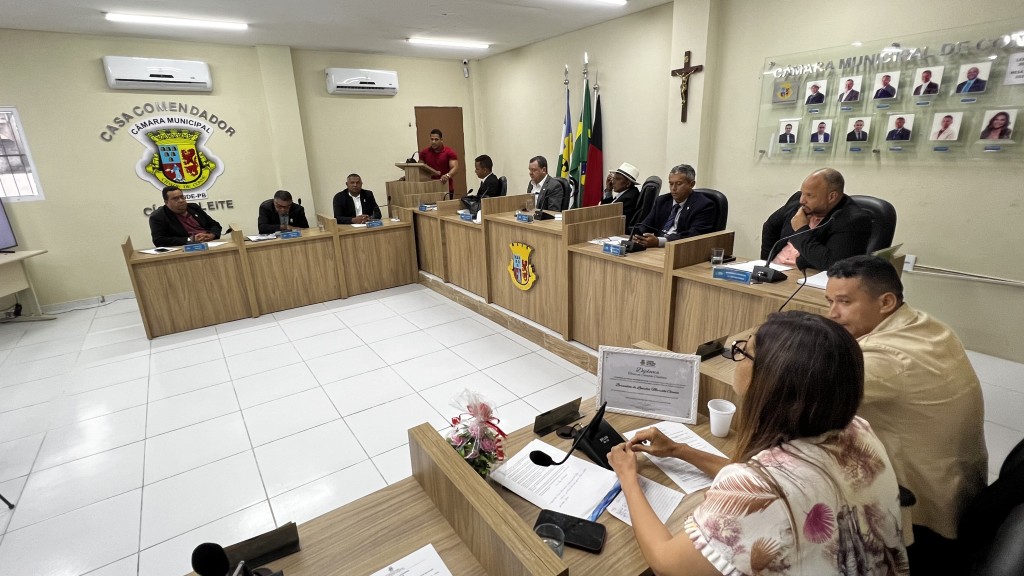 Sessão Ordinária na Câmara Municipal de Conde discute requerimentos voltados para infraestrutura e entrega de reconhecimento