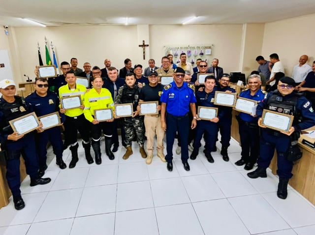 Sessão na Câmara de Conde realiza entrega de homenagens e aprovação de novo título de cidadão 
