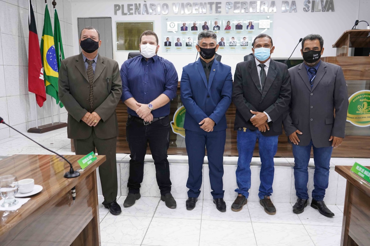 Vereadores de Conde visitam câmara municipal de Bayeux