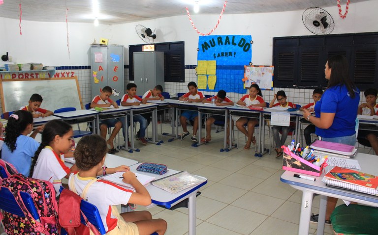 Câmara municipal de Conde aprova por unanimidade piso salarial para os professores do município